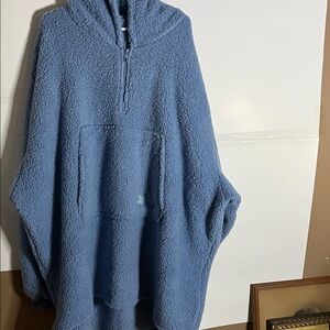 😄The Comfy pale blue Sherpa pocket pouch oversized Osfm